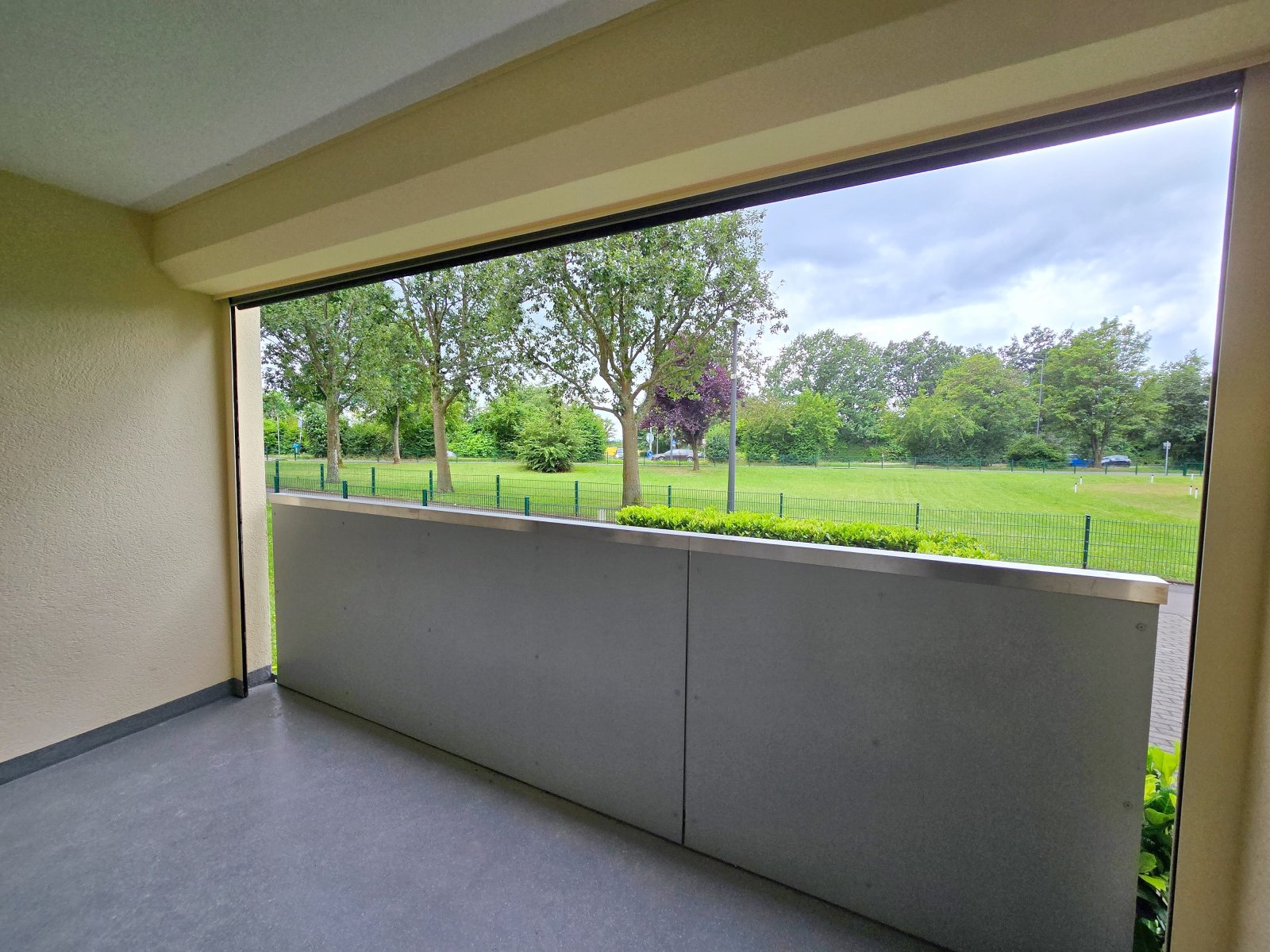 Loggia mit Blick ins Grüne